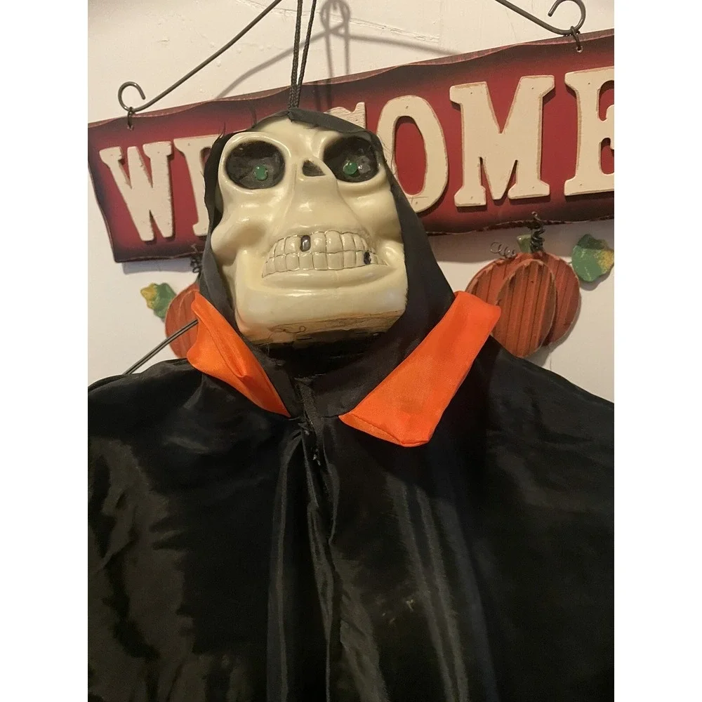 Scary Skull Door Mat Operated Hanging Floating Skull Vtg Halloween‎ Decoration